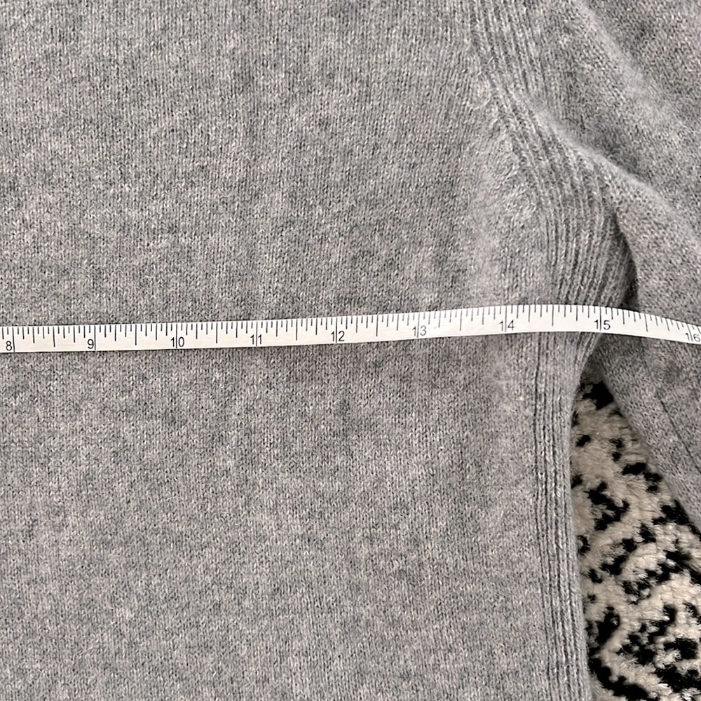 Womens Saks 5th 100% cashmere sweater - Picture 7 of 7